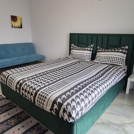 Marble Studio Bucharest Luaran gambar